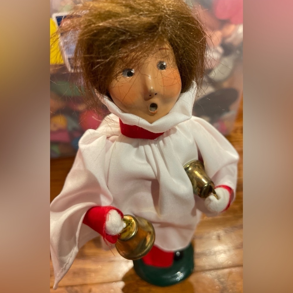 Byers’ Choice The Carolers Choir Boy 1999